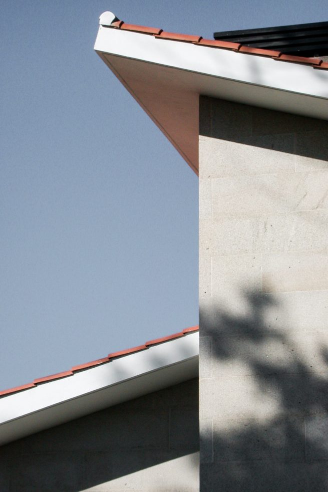 Javier Mariño. Estudio de arquitectura. Baiona. Vivienda unifamiliar aislada. Bembrive. Vigo. 2000-2003